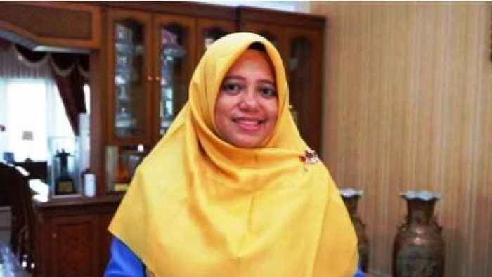 Ketua Dekranasda Kota Payakumbuh Ny. Henny Riza Falepi 