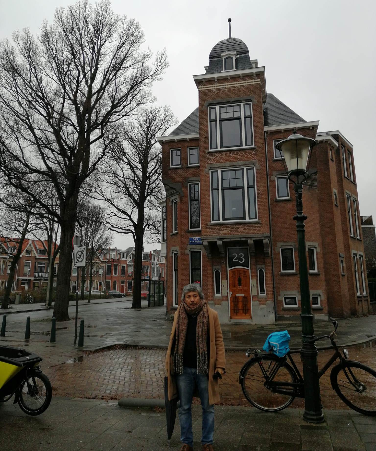Tehuis Voor Indische Studenten (Wisma Mahasiswa Hindia), Prins Mauritsplein 23 's-Gravenhage/Den Haag, tempat Bung Hatta menginap selama minggu pertama beliau baru tiba di Belanda.