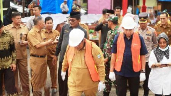 Peletakan batu pertama menandari dimulainya Revitalisasi Pasar Tradisional Pakandangan