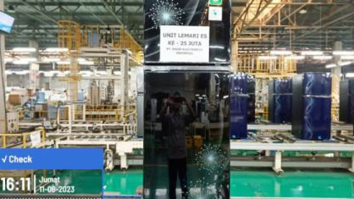 Produksi lemari es Sharp ke 25 juta unit
