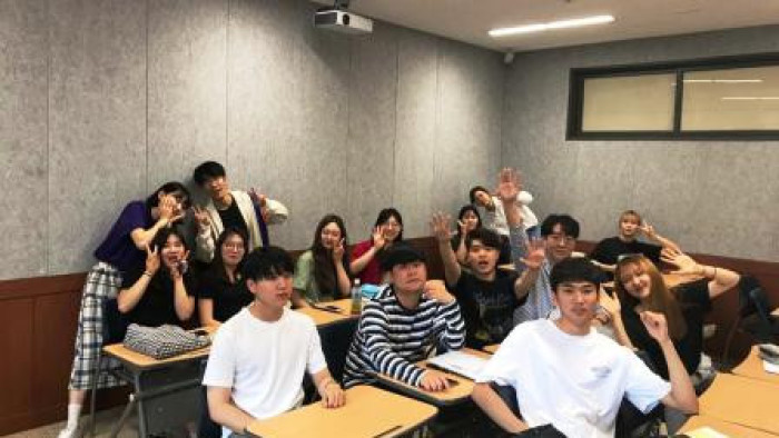 Berbagai alasan mahasiswa memilih Jurusan Penerjemahan Bahasa Melayu-Indonesia ini, salah satu alasannya karena orang Indonesia menyukai Korea.>foto ivan adilla