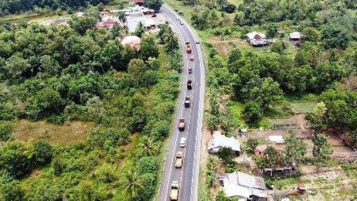 Inilah ruas jalan Lintas Tengah Sumatra yang dikerjakan para pekerja dari Korea. Era tahun 1970-an tenaga kerja (buruh) cukup banyak diperkerjakan di Indonesia. Foto liputan6.com