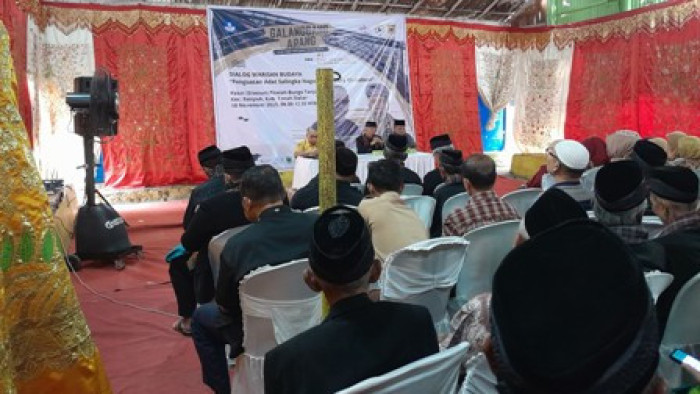 Dialog Warisan Budaya dalam rangkaian gelaran Galanggang Arang Warisan Tambang Batu Bara Ombilin Sawahlunto (WTBOS) yang dilaksanakan di Pasar Pitalah Bungo Tanjuang (Lakaik, masyarakar sekitarnya menyebutnya), Batipuah, Tanah Datar, Sabtu, 18 November 2023.