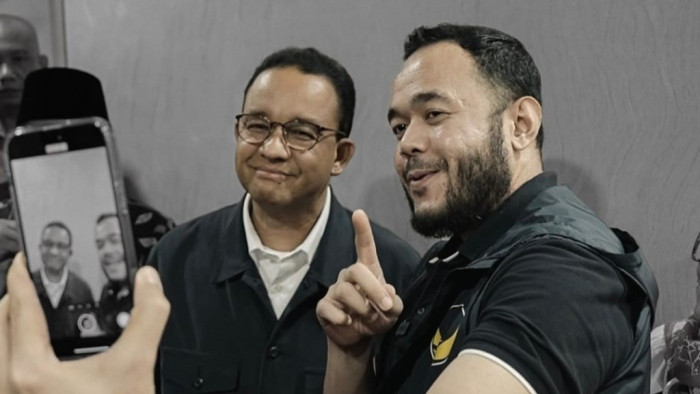 Ketua DPW NasDem Sumbar Fadly Amran bersama Calon Presiden Anies Baswedan