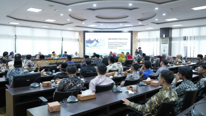 This appeal was made during an audience with 28 FPK Provincial Board Members, 12 FPK Padang City Board Members, and 17 students from various ethnic groups at the Special Meeting Room I of the West Sumatra Regional Parliament on Wednesday (15/1/2025).