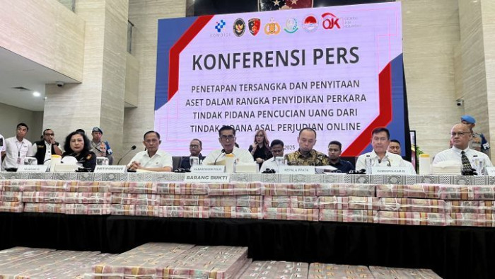 Kabareskrim Polri Komjen Pol Wahyu Widada memberi keterangan pers terkait penetapan tersangka dan penyitaan aset