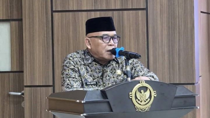 bupati Pasaman Barat Yulianto. 
