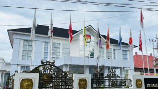 Sekretaris KPU Sumbar Serahkan SK kepada 57 CPNS Baru