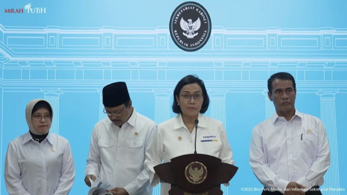 Menteri Keuangan Sri Mulyani dalam keterangan persa menteri usai rapat terbatas terkait stimulus ekonomi di Kantor Presiden2-Menurut Sri Mulyani, proses penganggaran untuk pemberian diskon tarif listrik berjalan lambat, sehingga tidak memungkinkan untuk diimplementasikan dalam waktu dekat.
Juni 2025