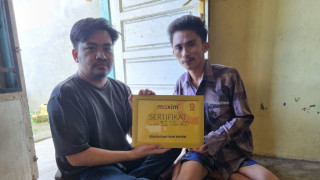 Mitra Pengemudi Maxim dI Padang Terima Bantuan Santunan Rp32.000.000 dari YPSSI
