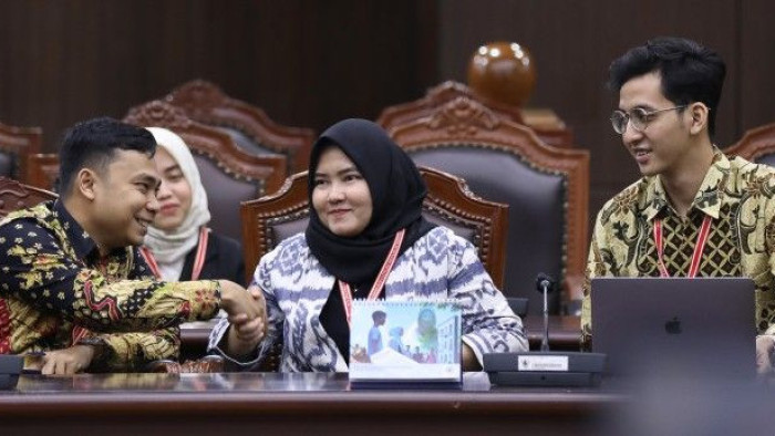 Perludem sebagai Pemohon Perkara Nomor 135/PUU-XXII/2024 hadir dalam Sidang Pengucapan Putusan yang digelar pada Kamis (26/6) di Ruang Sidang Pleno MK. Foto: Humas MK