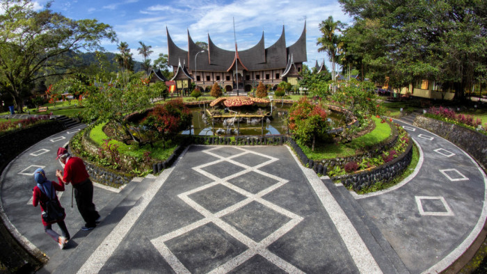 Kawasan PDIKM {adang Panjang sebagai pusat kegiatan Festival {amenan Minangkabau dan Festiva; Literasi
