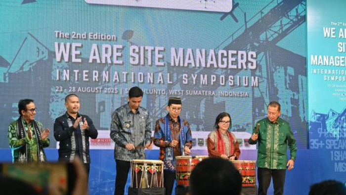 Menteri Kebudayaan Resmi Membuka “We Are Site Managers” International Symposium di Sawahlunto