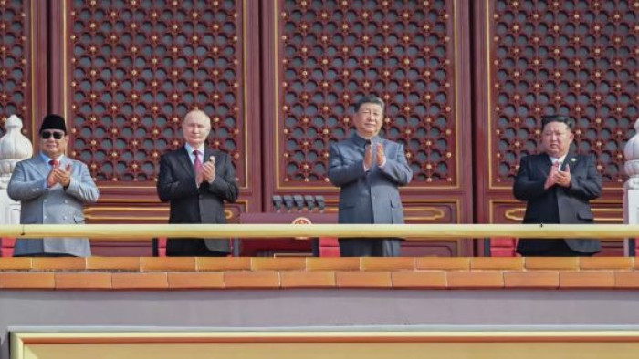 Gambar yang memperlihatkan Xi Jinping, Vladimir Putin, Kim Jong Un, dan Prabowo Subianto berdiri sejajar seolah menggambarkan “The Greatest Four” menjadi sorotan global.