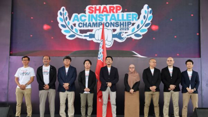 Perwakilan Sharp meresmikan pembukaan acara Grand Final AC Installer Championship 2025