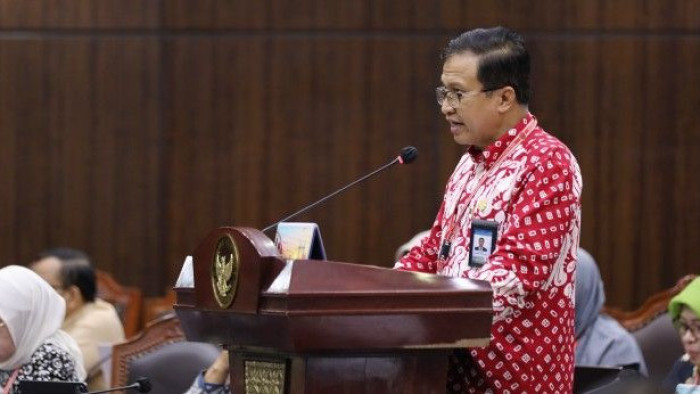Ketua AFDOKGI Suryono memberikan keterangannya pada sidang lanjutan pengujian Undang-Undang Nomor 17 Tahun 2023 tentang Kesehatan, Selasa (30/09) di Ruang Sidang MK. Foto Humas/Ifa.