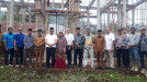 Wamenaker Afriansyah Noor Tinjau Pembangunan Rumah Gadang Kaum di Pagaruyung
