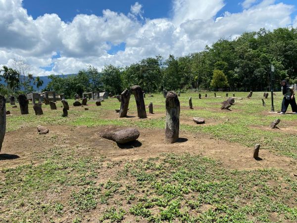 Situs menhir Bawah Parit Nagari Mahek, Kecamatan Bukit Barisa
