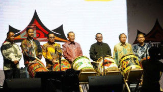 Tanah Datar Jadi Pusat Perayaan Sabudaya, Ribuan Warga Padati Lapangan Cindua Mato