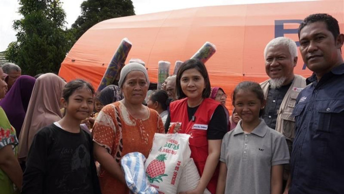 UNIQLO Untuk Sumatra 