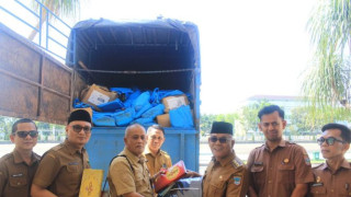 Warga Terdampak Bencana Pasaman Barat  Terima Bantuan dari Presiden Prabowo
