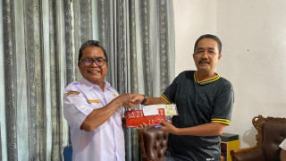 DKP Pemprov Sumbar  Serahkan Kendaraan Roda Tiga Untuk Nelayan 