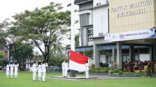Wakil Wali Kota Payakumbuh Memimpin Upacara Hardiknas 2026
