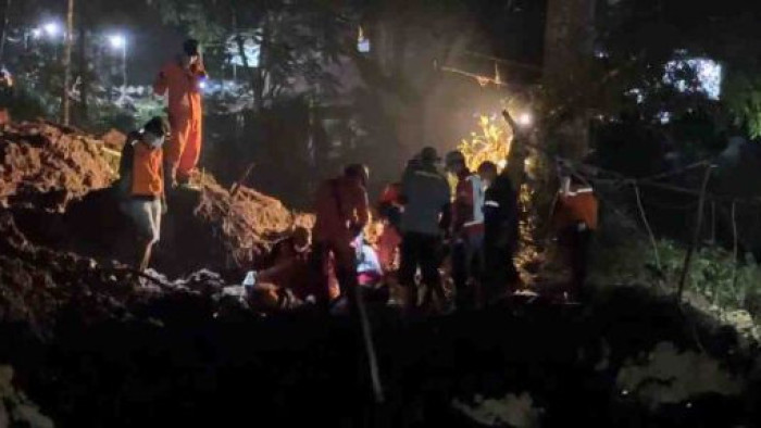  Longsor melanda kawasan Bukit Indah, Jorong Baruah, Nagari Sungai Landia, Kecamatan IV Koto, Kabupaten Agam, Sumatera Barat, pada Selasa (5/5/2026) malam. Foto tvrisumbar.co.id