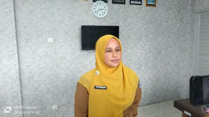 


Kepala Dinas Kesehatan Pemda Pasaman Barat dr Gina Alecia, M.Kes.