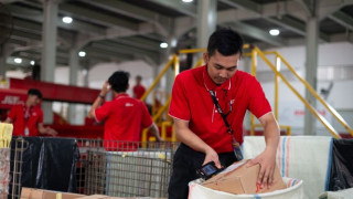 Pengiriman J&T Express Tembus 100 Juta Paket per Hari