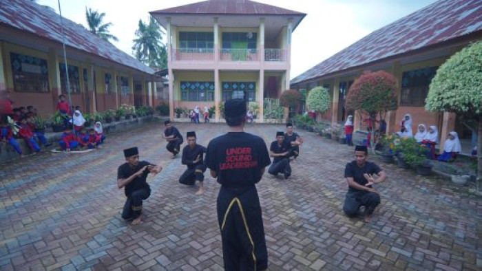 Pertunjukan Hasil Pengabdian Tari Piriang dan Ilau di Koto Sani