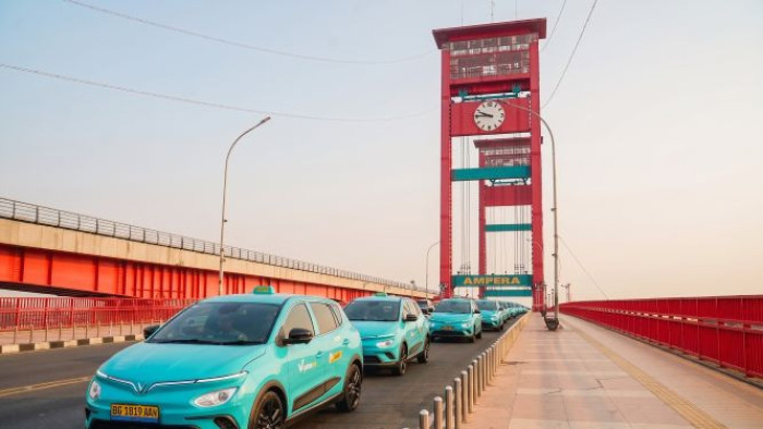 Green SM secara resmi meluncurkan layanan taksi listrik sepenuhnya di Palembang, memperluas kehadirannya di seluruh Sumatera, Indonesia.