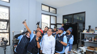 Kemnaker Bidik 70 Persen Lulusan Vokasi Bekerja, Tracer Study Jadi Alat Ukur
